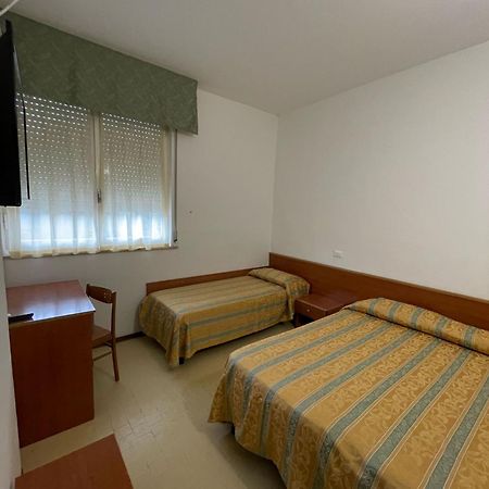 Hotel Zeus 利多克拉西 外观 照片