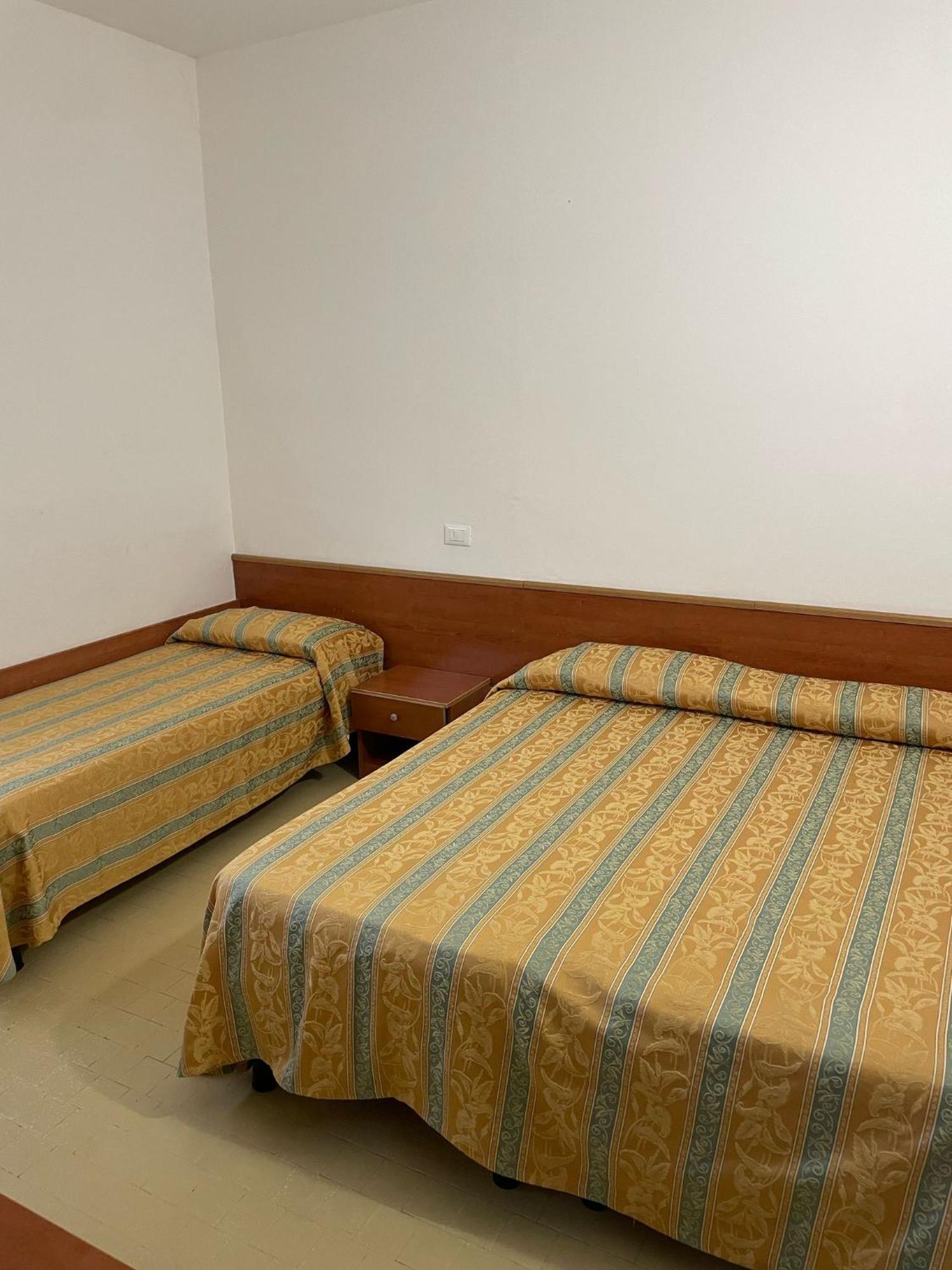 Hotel Zeus 利多克拉西 外观 照片